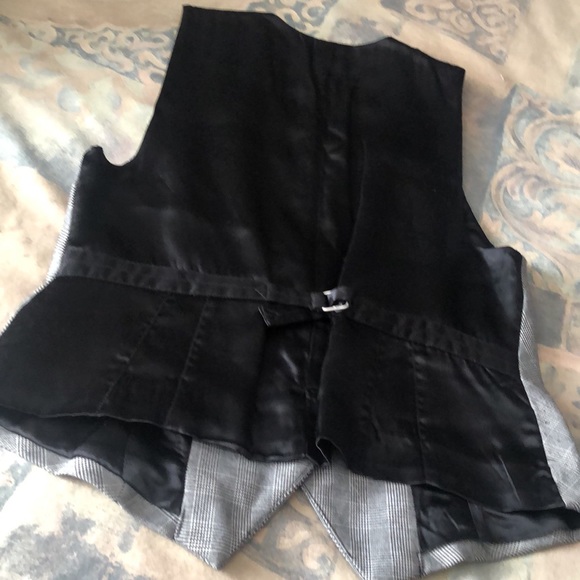 Ladies vest - Picture 4 of 4